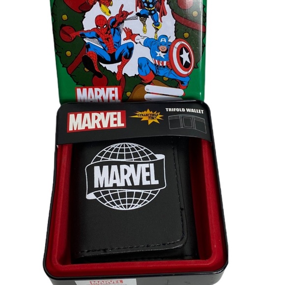 NIB Men’s Marvel Black & White Trifold Wallet - Picture 7 of 10